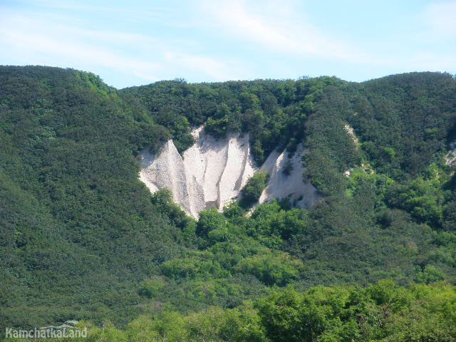 Kuthiny Baty are white cliffs.