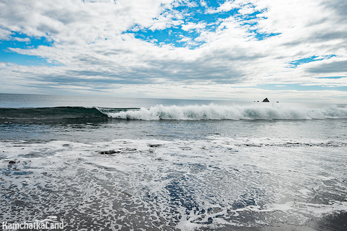 big waves roll in on Khalaktyrsky beach.